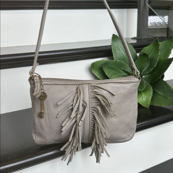 Fossil, genuine, leather Crossbody shoulder handbag purse, neutral fringe - Picture 2 of 9